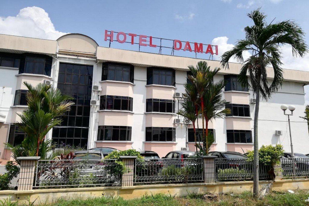 Hotel Damai Parit Buntar Kültér fotó