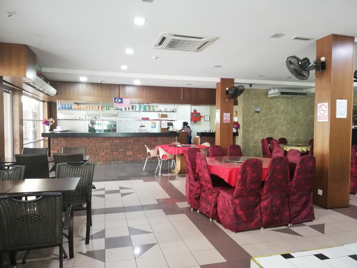 Hotel Damai Parit Buntar Kültér fotó